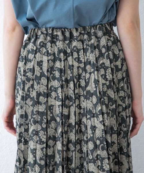 LOWRYS FARM（ローリーズファーム）の「ペイズリープリーツスカート（スカート・ブラック/ブラウン）」の11枚目の写真
