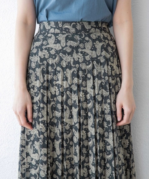 LOWRYS FARM（ローリーズファーム）の「ペイズリープリーツスカート（スカート・ブラック/ブラウン）」の12枚目の写真