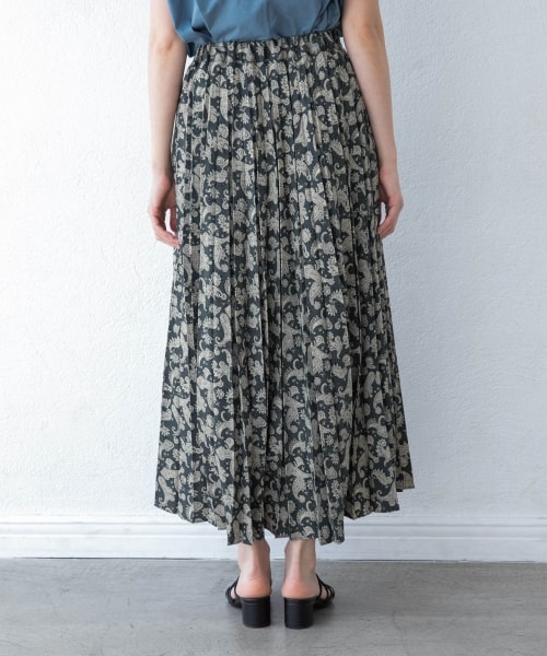LOWRYS FARM（ローリーズファーム）の「ペイズリープリーツスカート（スカート・ブラック/ブラウン）」の10枚目の写真