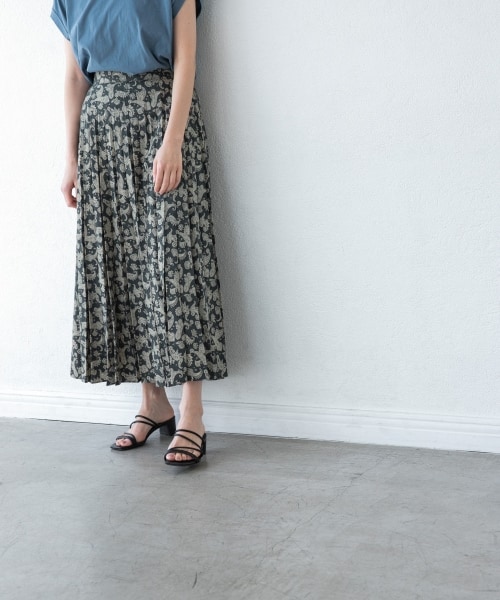 LOWRYS FARM（ローリーズファーム）の「ペイズリープリーツスカート（スカート・ブラック/ブラウン）」の7枚目の写真