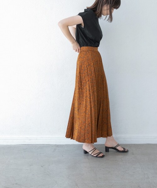 LOWRYS FARM（ローリーズファーム）の「ペイズリープリーツスカート（スカート・ブラック/ブラウン）」の3枚目の写真