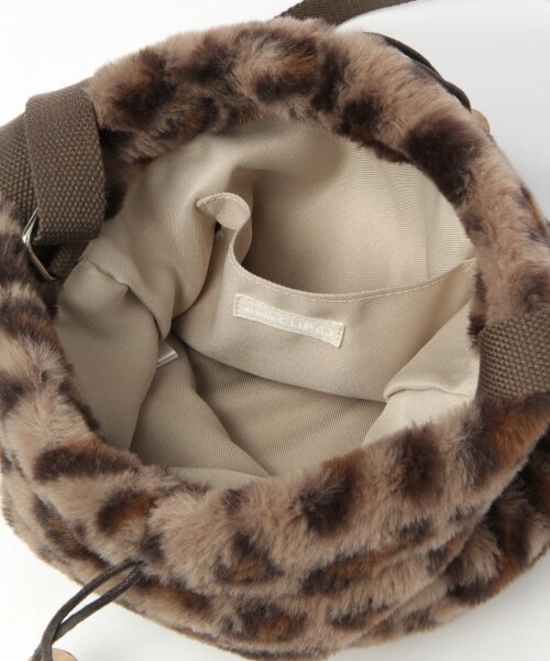 studio CLIP(スタディオクリップ)の「アソートボアファー巾着バッグ(バッグ・レオパード/アイボリー/チェック/ブルー)」の12枚目の写真