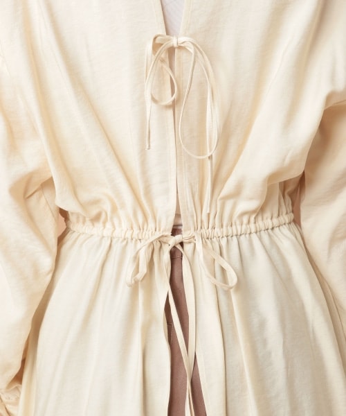 mysty woman(ミスティウーマン)の「バックシャン長袖ブラウス(トップス・アイボリー/ブラウン/マスタード)」の16枚目の写真