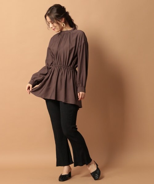 mysty woman(ミスティウーマン)の「バックシャン長袖ブラウス(トップス・アイボリー/ブラウン/マスタード)」の9枚目の写真