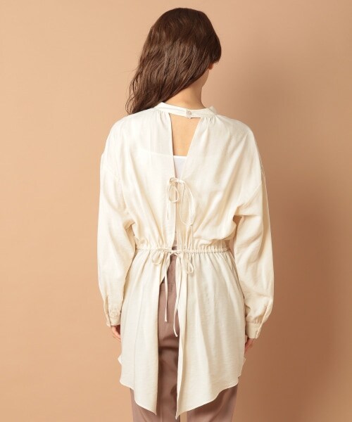 mysty woman(ミスティウーマン)の「バックシャン長袖ブラウス(トップス・アイボリー/ブラウン/マスタード)」の13枚目の写真