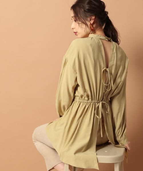 mysty woman(ミスティウーマン)の「バックシャン長袖ブラウス(トップス・アイボリー/ブラウン/マスタード)」の3枚目の写真