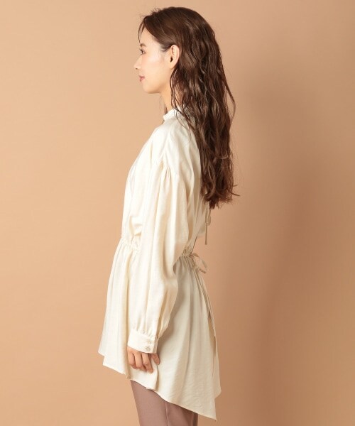 mysty woman(ミスティウーマン)の「バックシャン長袖ブラウス(トップス・アイボリー/ブラウン/マスタード)」の12枚目の写真