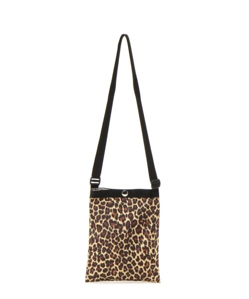 GLOBAL WORK(グローバルワーク)の「DRIFTERスリングポーチ(バッグ・ブラック/ベージュ/レオパード/パープル)」の7枚目の写真