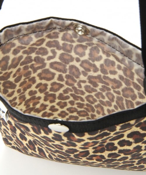 GLOBAL WORK(グローバルワーク)の「DRIFTERスリングポーチ(バッグ・ブラック/ベージュ/レオパード/パープル)」の12枚目の写真