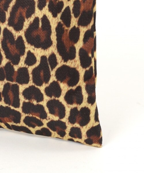 GLOBAL WORK(グローバルワーク)の「DRIFTERスリングポーチ(バッグ・ブラック/ベージュ/レオパード/パープル)」の11枚目の写真