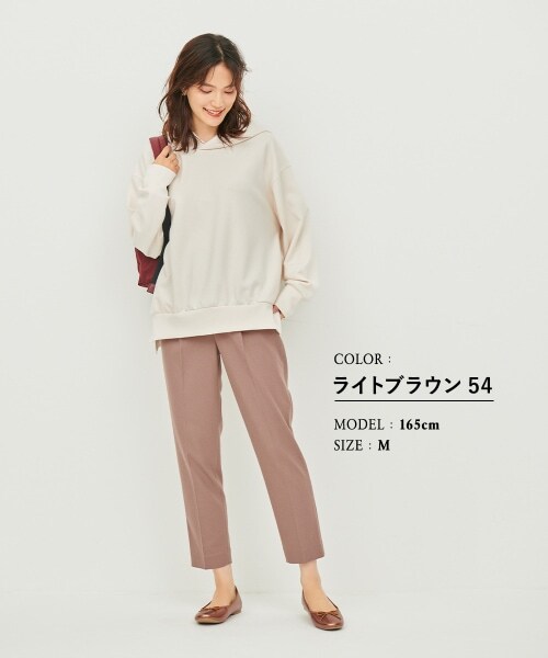 GLOBAL WORK（グローバルワーク）の「美(うつく)シルエットテーパーパンツ（パンツ・アイボリー/ブラック/グレーツイード/ダークピンク/ベージュツイード/ライトブラウン/ライトカーキ/【WEB限定】ダスティミント/グリーン/ダスティブルー/ネイビー/【WEB限定】ラベンダー・※サンプルにて撮影をしておりますので、実際の商品とは仕様や加工・サイズ等が若干異なる場合がございます。※光の加減により色味が多少異なって見える場合がございます。）」の18枚目の写真