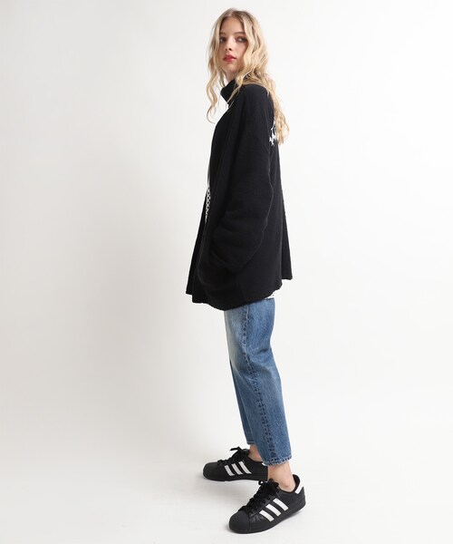 RNA（アールエヌエー）の「R3757 アスレチックジーンズ（パンツ・レディース・ベージュ/デニムオールド加工）」の21枚目の写真