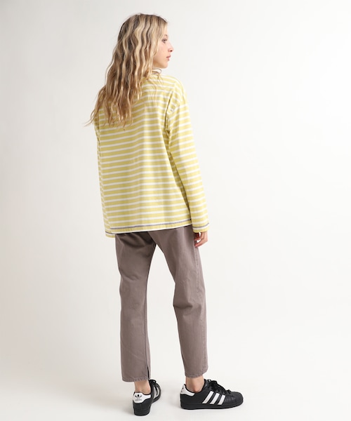 RNA（アールエヌエー）の「R3757 アスレチックジーンズ（パンツ・レディース・ベージュ/デニムオールド加工）」の8枚目の写真