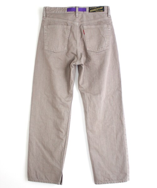 RNA（アールエヌエー）の「R3757 アスレチックジーンズ（パンツ・レディース・ベージュ/デニムオールド加工）」の9枚目の写真