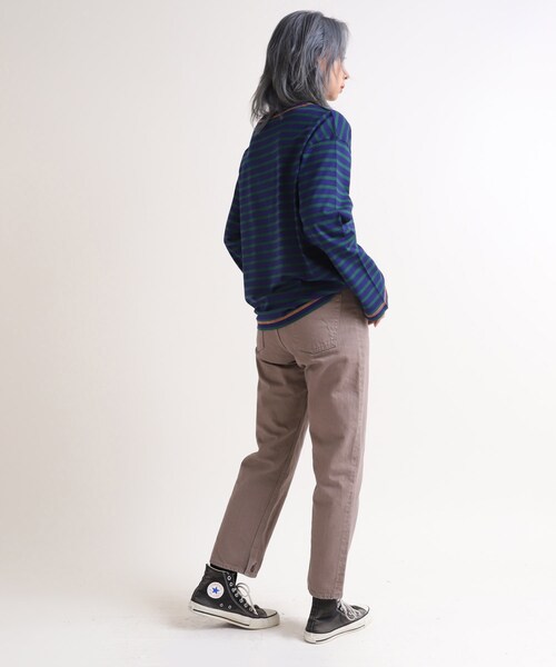 RNA（アールエヌエー）の「R3757 アスレチックジーンズ（パンツ・レディース・ベージュ/デニムオールド加工）」の16枚目の写真