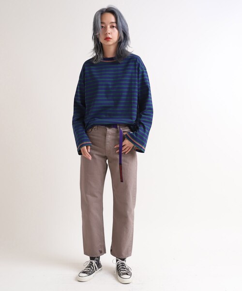 RNA（アールエヌエー）の「R3757 アスレチックジーンズ（パンツ・レディース・ベージュ/デニムオールド加工）」の15枚目の写真