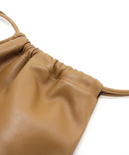 RNA-N（アールエヌエーエヌ）の「E4711 レザードロストバッグ（バッグ・レディース・ブラック/キャメル）」の13枚目の写真