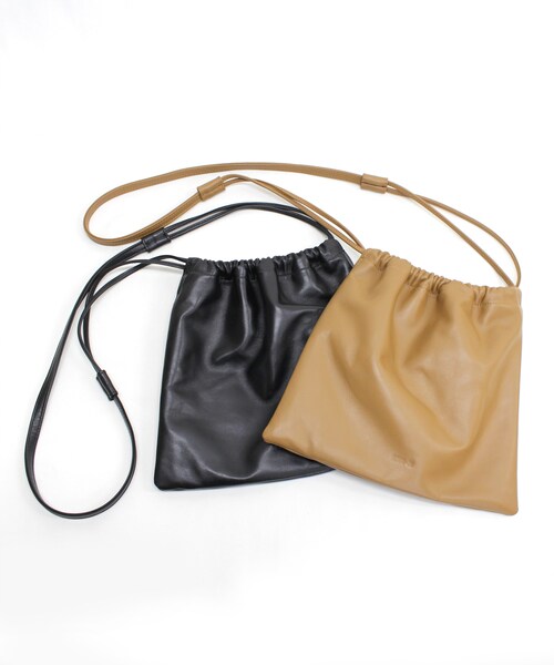 RNA-N（アールエヌエーエヌ）の「E4711 レザードロストバッグ（バッグ・レディース・ブラック/キャメル）」の18枚目の写真