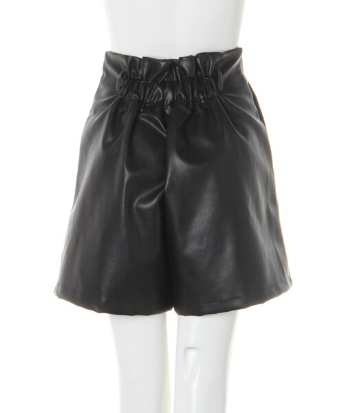 INGNI（イング）の「フェイクレザーキュロットパンツ（パンツ・レディース・ｱｲﾎﾞﾘｰ/ｸﾛ/ﾌﾞﾗｳﾝ・F）」の2枚目の写真