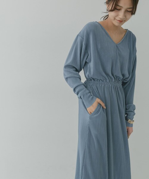 KBF+（ケービーエフプラス）の「KBF+ プリーツストレートワンピース