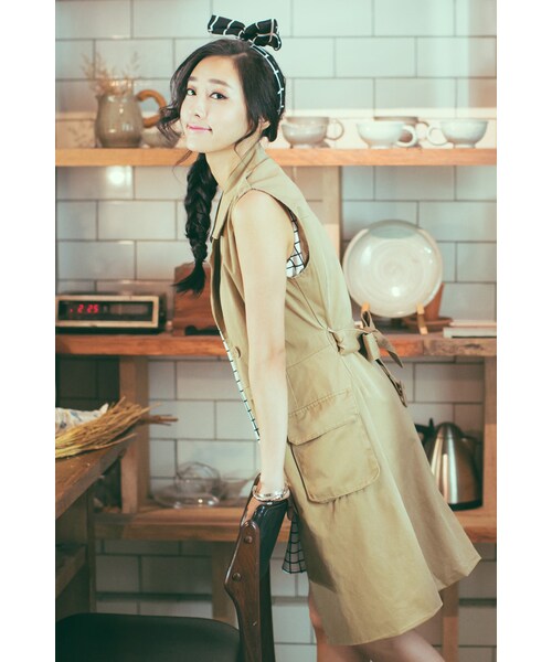 ORENDA（オレンダ）の「都會感修身風衣洋裝（ワンピース/ドレス・レディース・卡其/黑・S/M/L）」の4枚目の写真