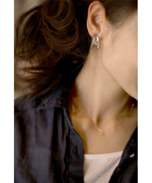 Ops.（オプス）の「Silver925 Hammered Concave Earrings CORNETTO -コルネ-（ピアス（両耳用）・レディース・シルバー・FREE）」の3枚目の写真