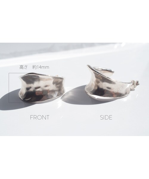 Ops.（オプス）の「Silver925 Hammered Concave Earrings CORNETTO -コルネ-（ピアス（両耳用）・レディース・シルバー・FREE）」の9枚目の写真