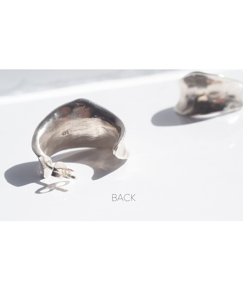 Ops.（オプス）の「Silver925 Hammered Concave Earrings CORNETTO -コルネ-（ピアス（両耳用）・レディース・シルバー・FREE）」の10枚目の写真
