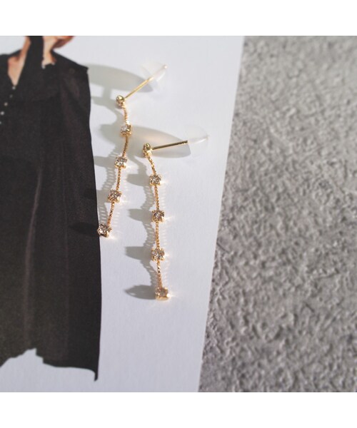 Ops.（オプス）の「K18 5Diamond Swing Stud Earrings FIDO -フィド-（ピアス（両耳用）・レディース・イエローゴールド・FREE）」の2枚目の写真