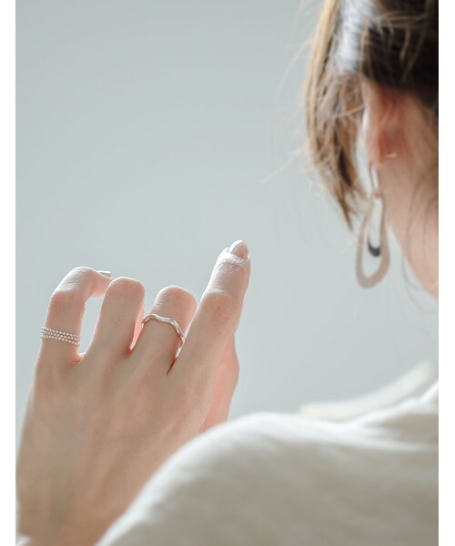 Ops.（オプス）の「Silver925 Wave Ring LOROC -ロロック-（リング・レディース・シルバー/イエローゴールド・9号/11号/13号/15号）」の2枚目の写真