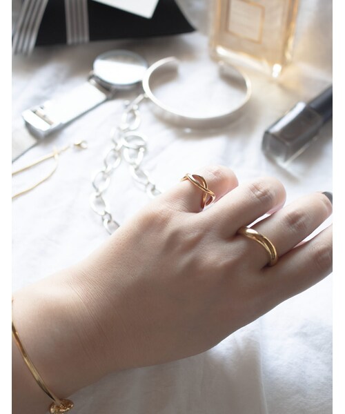 Ops.（オプス）の「Silver925 Cross Line EarCuff XIRA -エクシラ-（イヤリング（片耳用）・レディース・シルバー/イエローゴールド・ONE SIZE）」の6枚目の写真