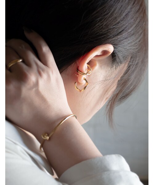 Ops.（オプス）の「Silver925 Cross Line EarCuff XIRA -エクシラ-（イヤリング（片耳用）・レディース・シルバー/イエローゴールド・ONE SIZE）」の11枚目の写真