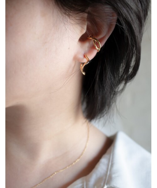 Ops.（オプス）の「Silver925 Cross Line EarCuff XIRA -エクシラ-（イヤリング（片耳用）・レディース・シルバー/イエローゴールド・ONE SIZE）」の12枚目の写真