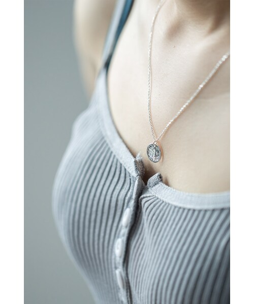 Ops.（オプス）の「Silver925 Ripple Coin Necklace NOVAC -ノバック-（ネックレス・レディース・シルバー/イエローゴールド・ONE SIZE）」の6枚目の写真