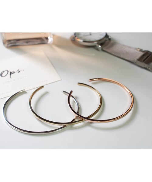 Ops.(オプス)の「Silver925 Elegant Slim Plane Bangle PIANTA -ピアンタ-(バングル/リストバンド・レディース・シルバー/イエローゴールド/ピンクゴールド・ONE SIZE)」の1枚目の写真