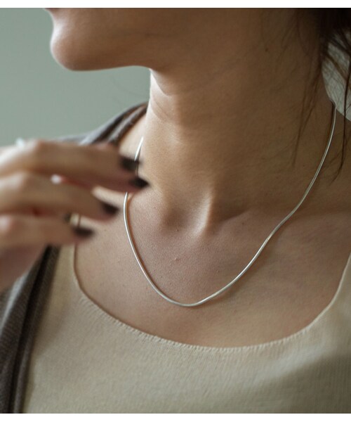 Ops.（オプス）の「Silver925 Snake Chain Necklace VENEC-NK -ベネック ネックレス-（ネックレス・レディース・シルバー/イエローゴールド・ONE SIZE）」の7枚目の写真