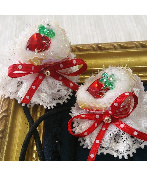 Handmade（ハンドメイド）の「いちごショートケーキヘアゴム（ヘアゴム 