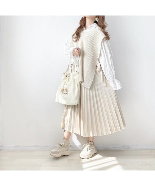 merrylatte(メリーラテ)の「ホワイトラテプリーツスカート(スカート・レディース・ホワイト・S/M/L/XL)」の1枚目の写真