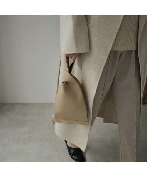 Lavish Gate（ラヴィッシュゲート）の「bag2-02520　スクエア ワンハンドル バッグ　ホワイト　ベージュ　ブラック（ハンドバッグ・レディース・その他）」の2枚目の写真