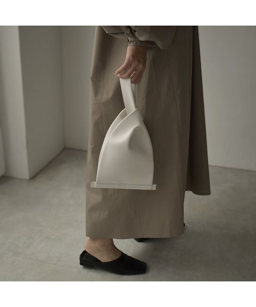 Lavish Gate（ラヴィッシュゲート）の「bag2-02520　スクエア ワンハンドル バッグ　ホワイト　ベージュ　ブラック（ハンドバッグ・レディース・その他）」の3枚目の写真