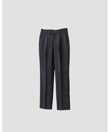 GRAY ONE TUCK STRAIGHT TROUSERS.001