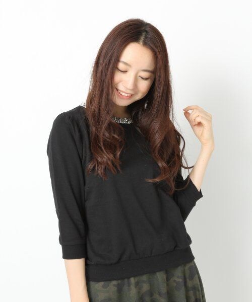 LOWRYS FARM（ローリーズファーム）の「コットンビジューパワショルロングスリーブ（トップス・レディース・オフ/ブラック/グレー/ブルー・Ｍ/Ｌ）」の2枚目の写真