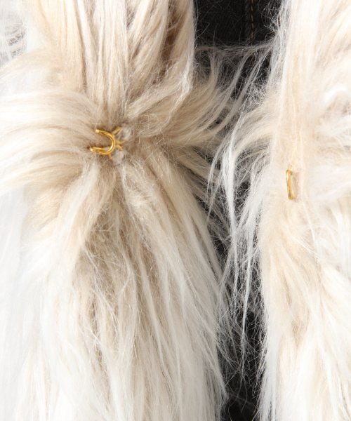 LEPSIM(レプシィム)の「フェイクファーベスト(トップス・レディース・ベージュ/サックス・FREE SIZE)」の9枚目の写真