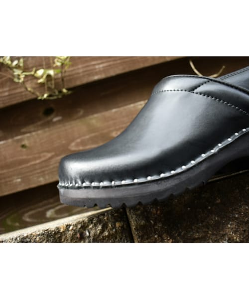 troentorp（トロエントープ）の「TROENTORP Van Gogh Classic Sweadish Clog スムースレザー クロッグ  BLACK（ブーツ・その他）」の4枚目の写真