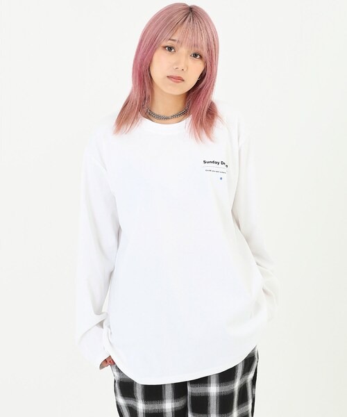 BOYSHE(ボーイシー)の「SUNDAY バックフォトプリントロングT ホワイト(Tシャツ/カットソー・レディース・その他)」の3枚目の写真
