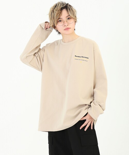 BOYSHE（ボーイシー）の「SUNDAY バックフォトプリントロングT　ベージュ（Tシャツ/カットソー・レディース・その他）」の2枚目の写真