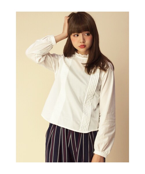 w closet(ダブルクローゼット)の「【A/W】ハイネックピンタックブラウス(トップス・レディース・オフホワイト/ネイビー・FREE)」の1枚目の写真