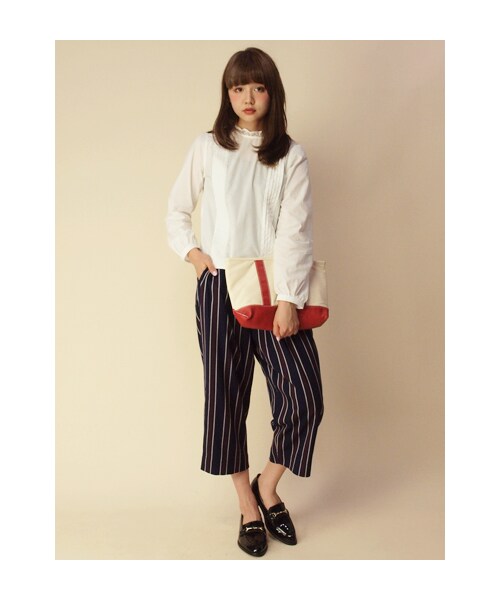 w closet(ダブルクローゼット)の「【A/W】ハイネックピンタックブラウス(トップス・レディース・オフホワイト/ネイビー・FREE)」の9枚目の写真