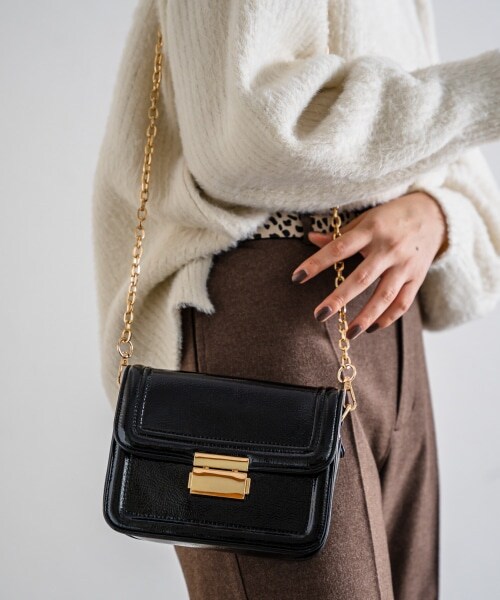 PAGEBOY（ページボーイ）の「【WEB先行予約】クラシカルショルダー（バッグ・レディース・オフホワイト/ブラック・FREE）」の2枚目の写真