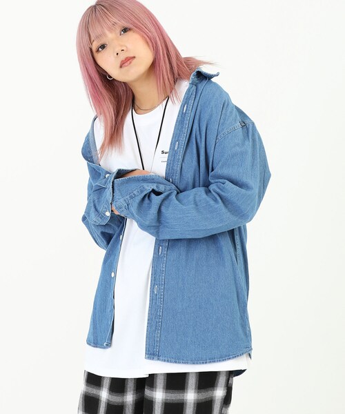 BOYSHE（ボーイシー）の「デニムロングシャツ　ブルー（シャツ/ブラウス・レディース・その他）」の4枚目の写真